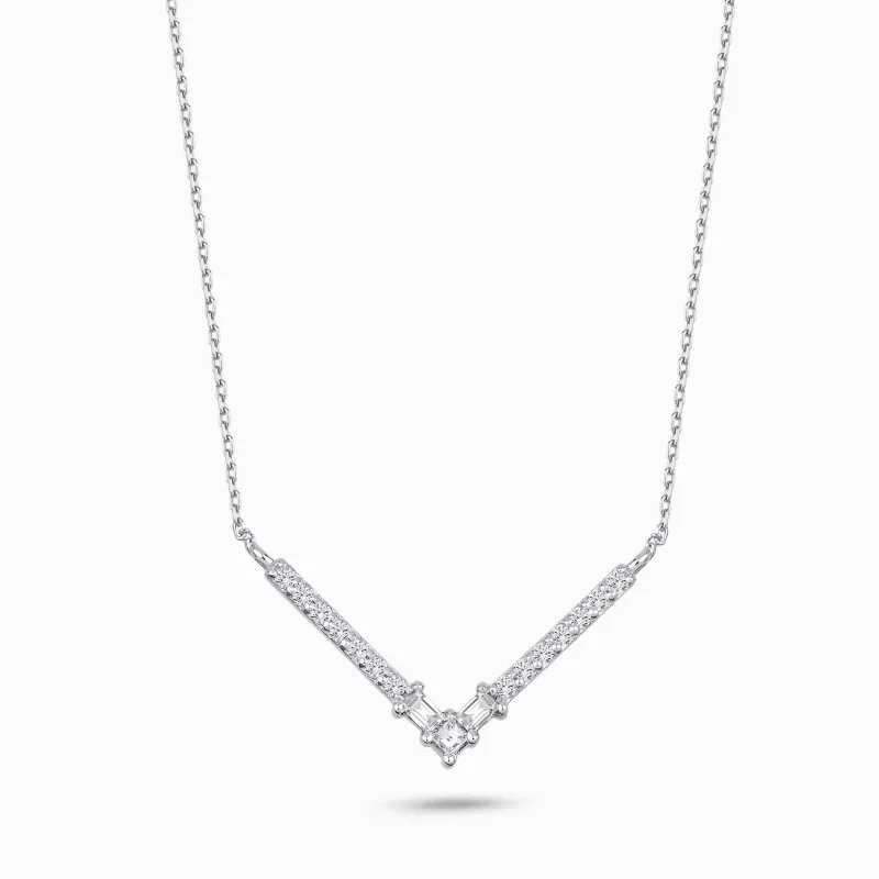 0.21 ct Pırlanta Baget Kolye