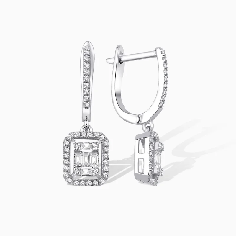 0.69 ct Pırlanta Baget Küpe